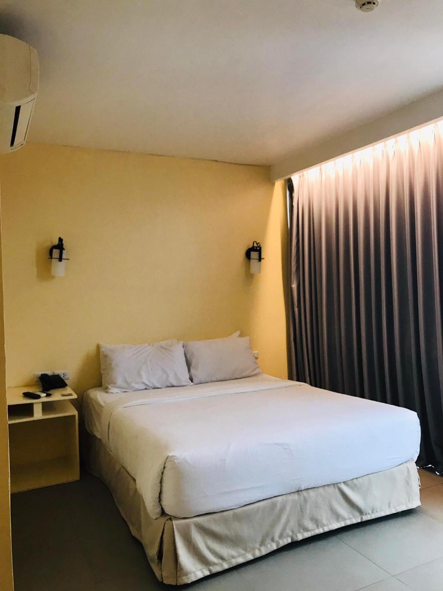 Dosi Hotel Ph Talisay  Zewnętrze zdjęcie